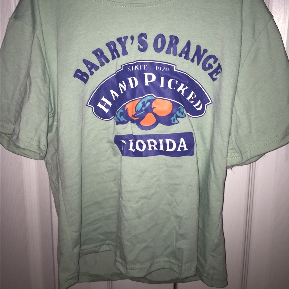 NWOT: Green graphic crop top